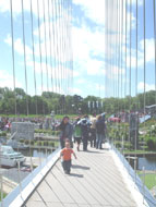 Is deze brug in Rotterdam nog groter?